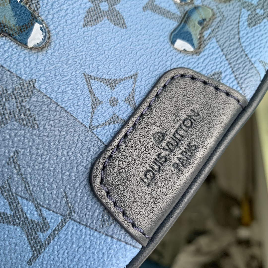 LV M22576 Louis Vuitton Discovery Bumbag Abyss Blue