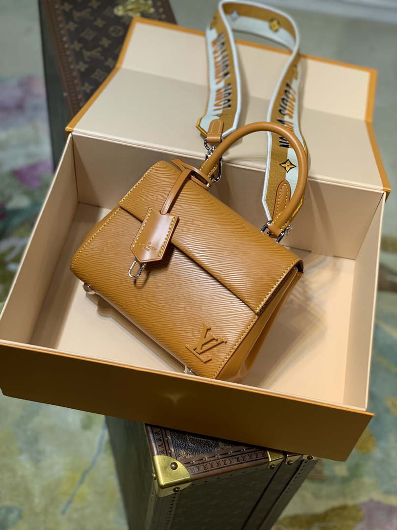 LV M58931 Louis Vuitton Cluny Mini Epi Handbag Gold Miel