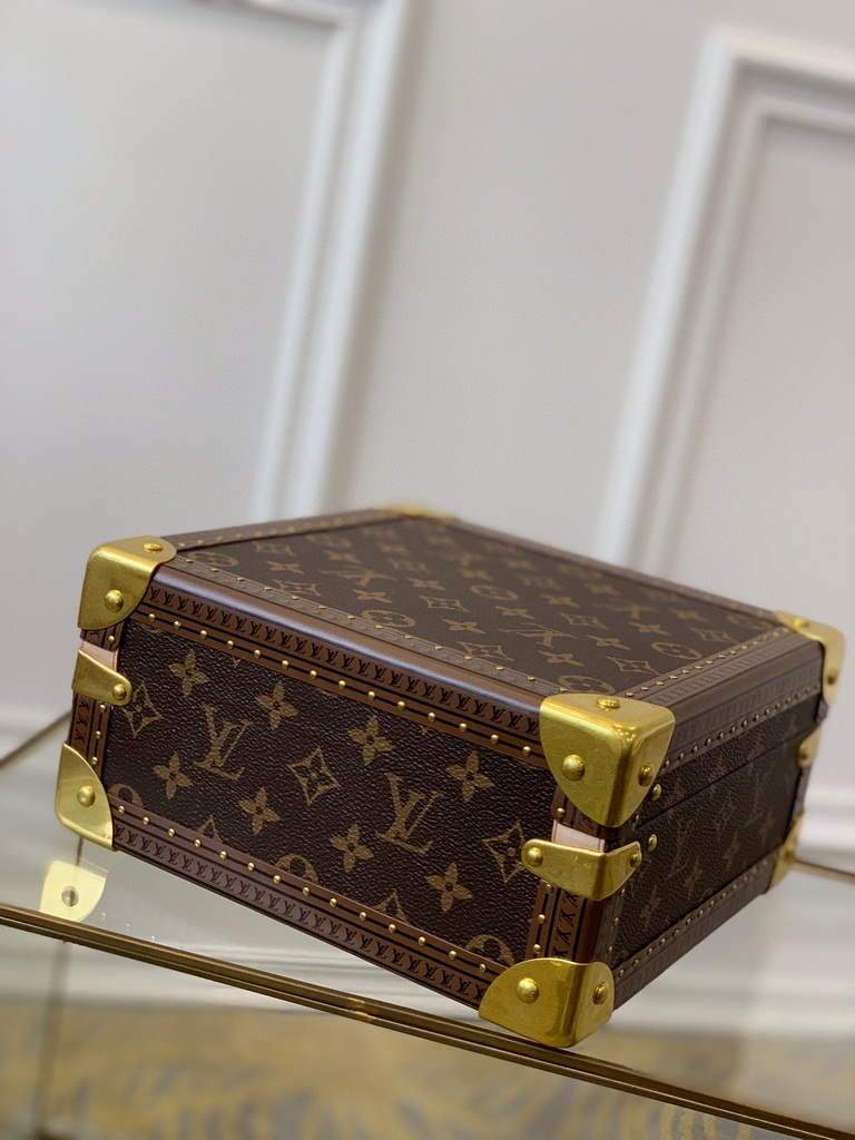 LV M20040 Louis Vuitton M13513 Jewelry Box Monogram Brown