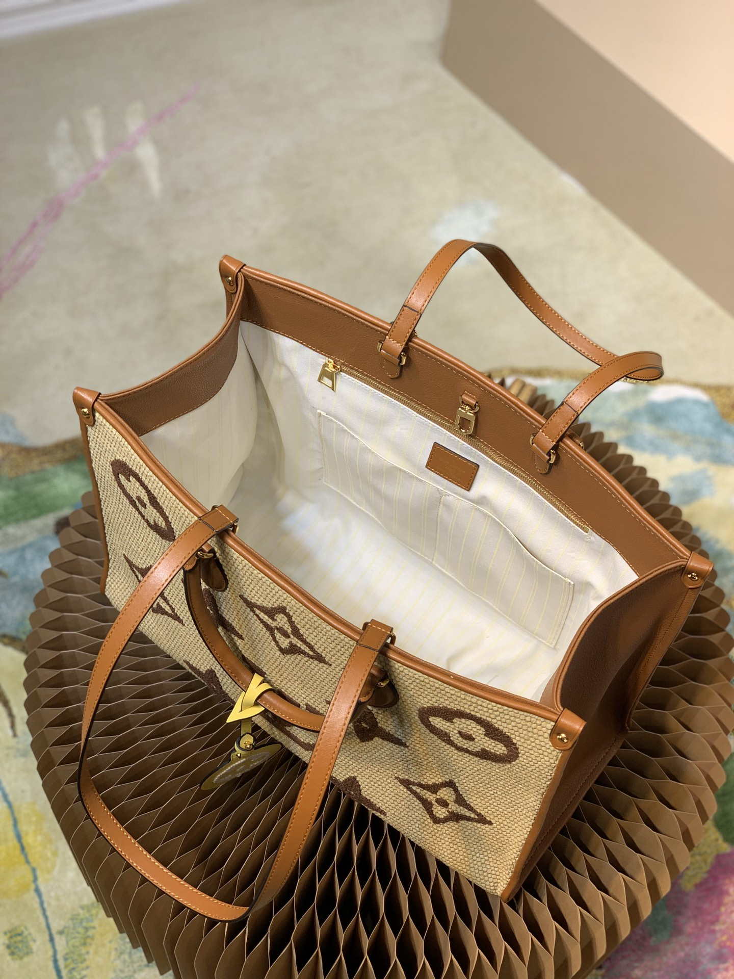 LV M57644 Louis Vuitton Onthego GM Tote Bag Tan