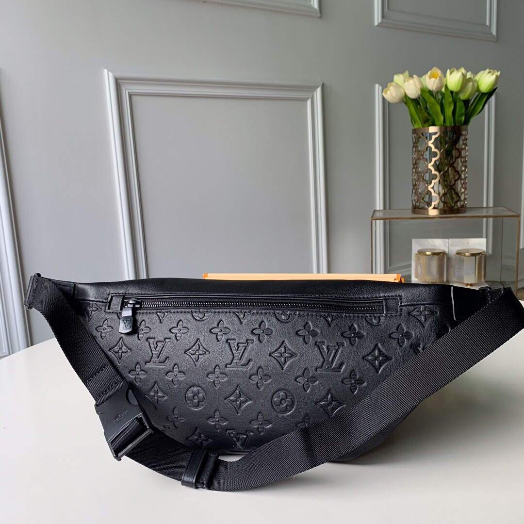 LV M44388 Louis Vuitton Discovery Bumbag Black