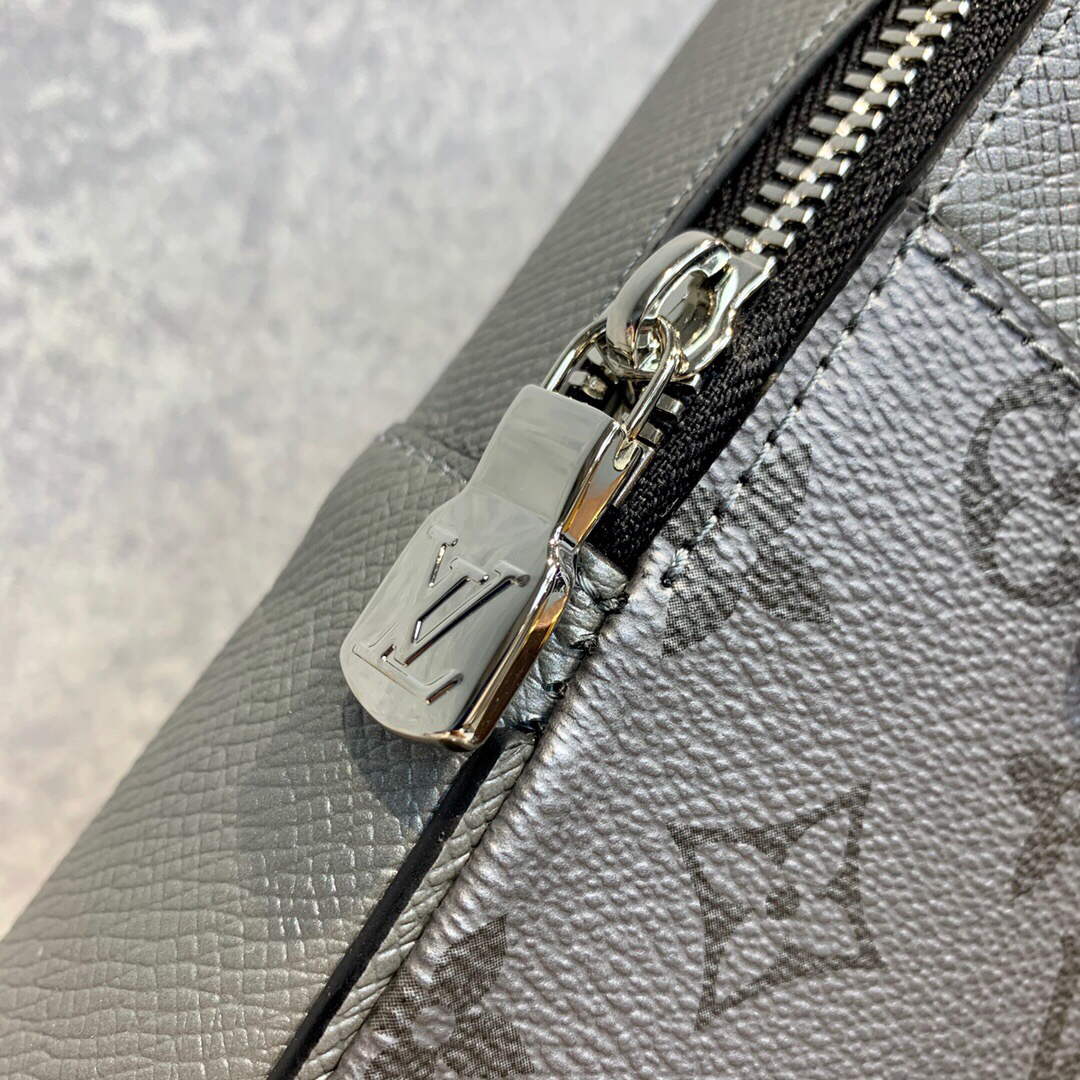 LV M30833 Louis Vuitton Outdoor Slingbag Gunmetal gray