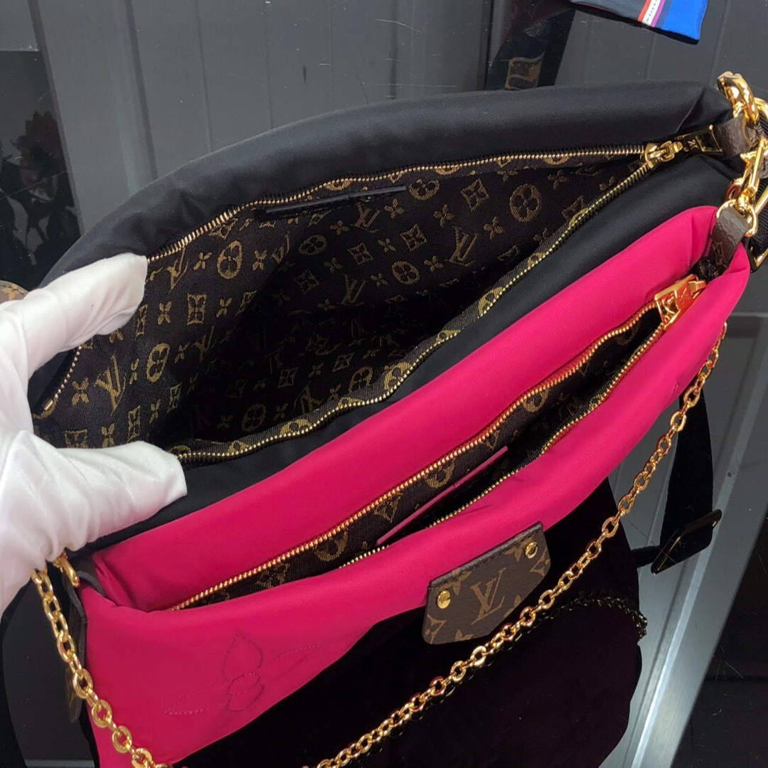 LV M58980 Louis Vuitton Maxi Multi Pochette Accessoires Handbag M58977