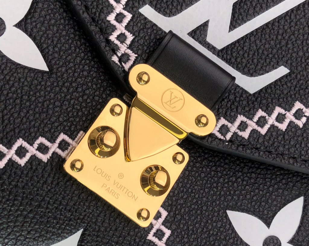 Louis Vuitton M46028 LV M46018 Pochette Metis Monogram Black