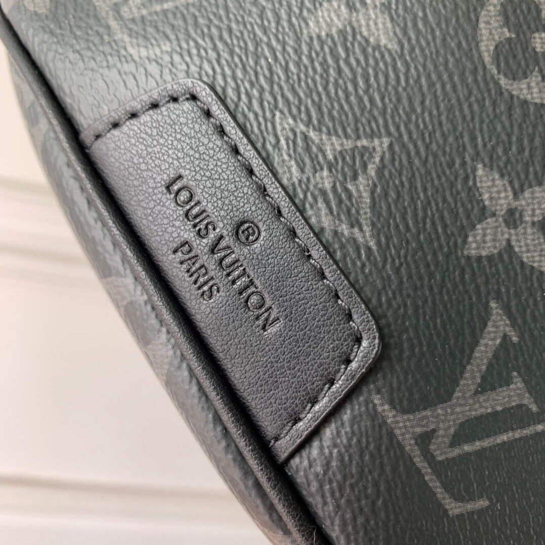 LV M46035 Louis Vuitton Discovery Bumbag PM Black