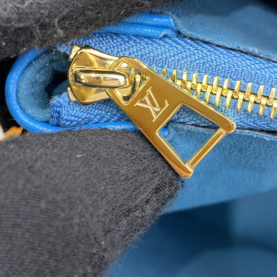 LV M21282 Louis Vuitton Coussin PM Bag Turquoise blue