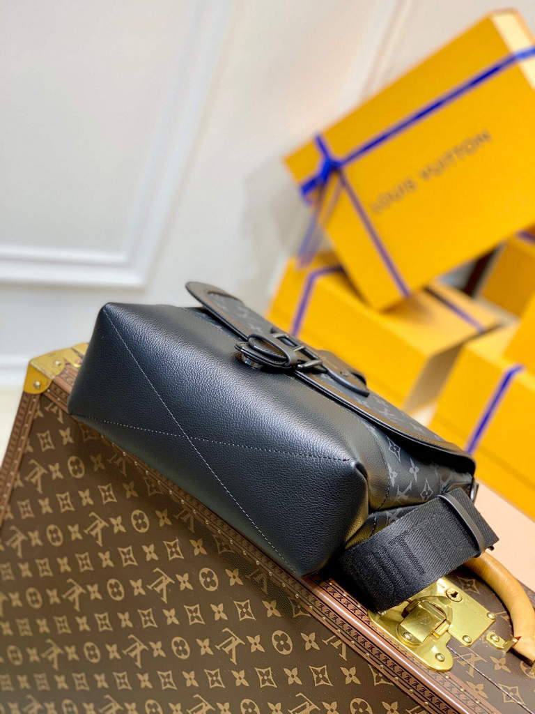 LV M45911 Louis Vuitton Saumur Messenger Black