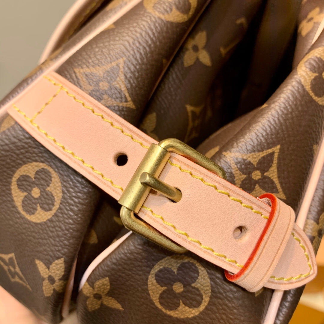LV M40710 Louis Vuitton Saumur Messenger Monogram Bag
