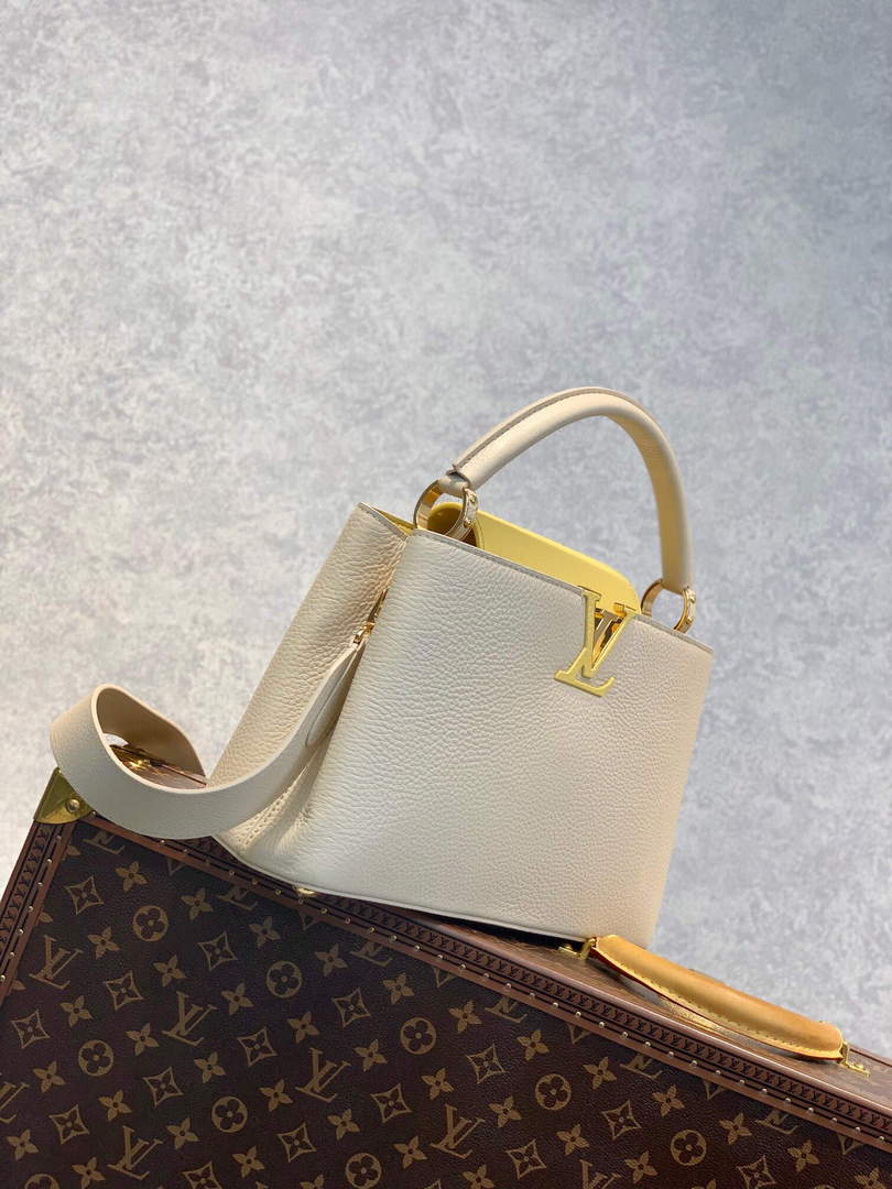 LV M59883 Louis Vuitton Capucines MM Handbag Cr��me Beige / Plume Yellow