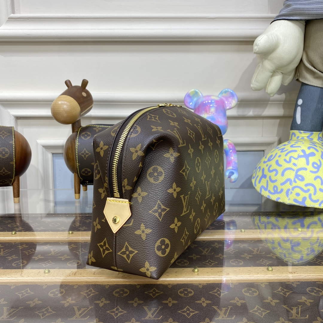 LV M46458 Louis Vuitton Cosmetic Pouch GM