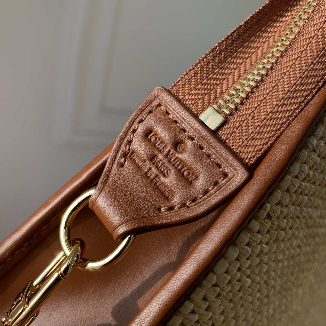 LV M81366 Louis Vuitton Toiletry Pouch on chain Tan