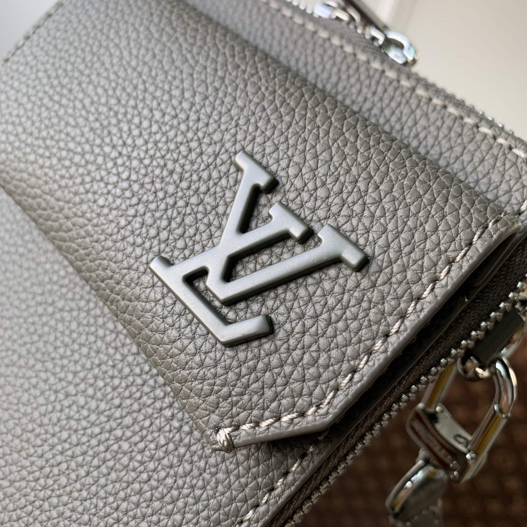 LV M57089 Louis Vuitton Phone Pouch Green