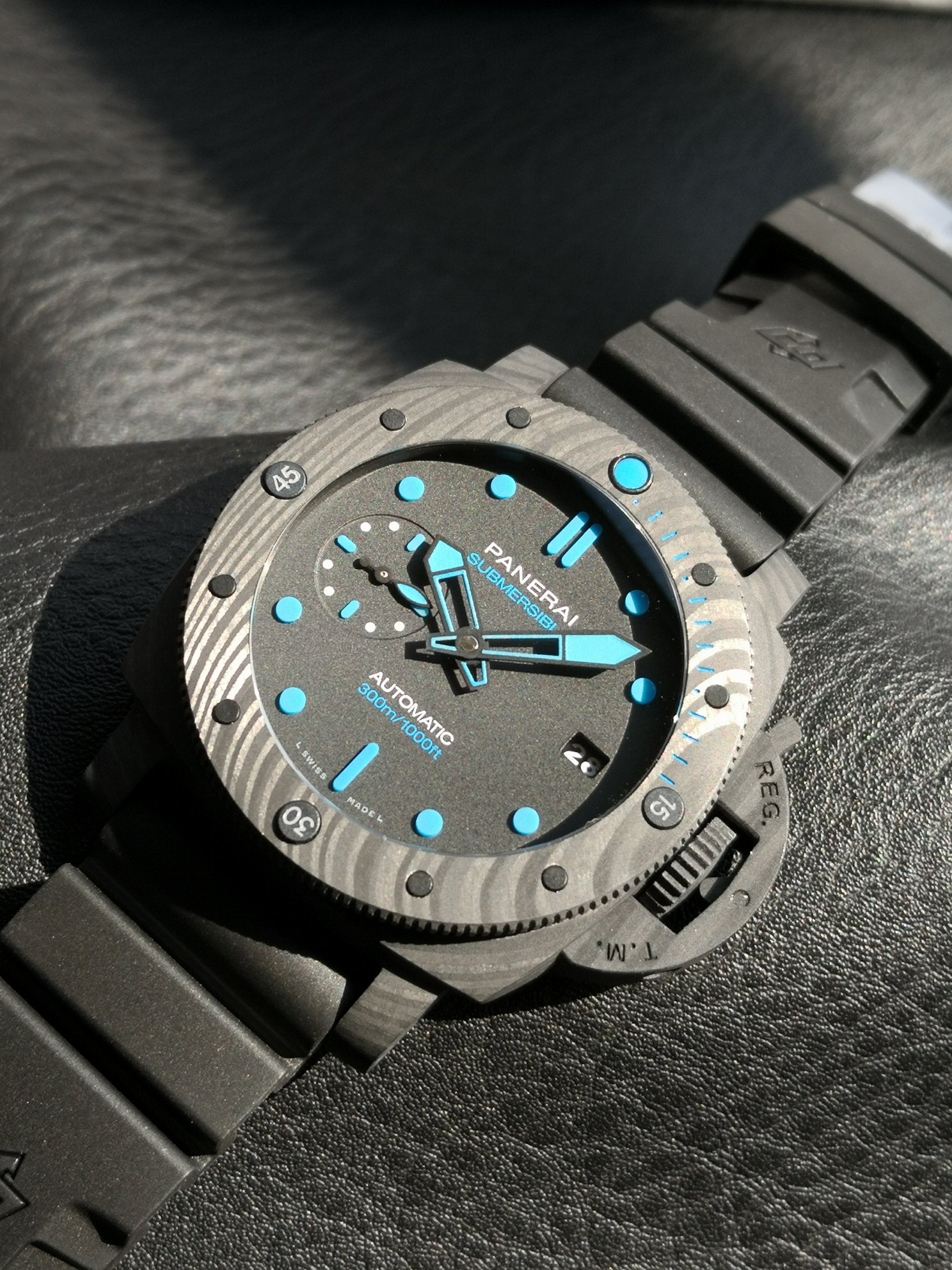 Panerai SUBMERSIBLE Stealth Series PAM00979 watch