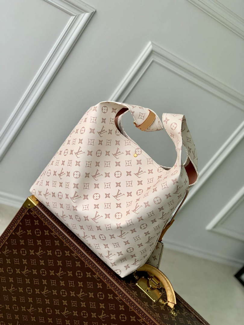 LV M24409 Louis Vuitton Atlantis GM Bag White