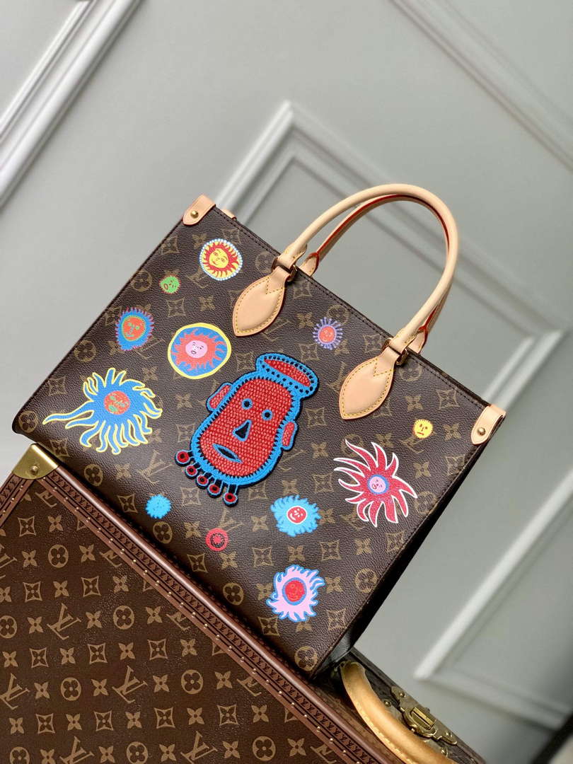 LV M46429 Louis Vuitton LV x YK OnTheGo MM Bag