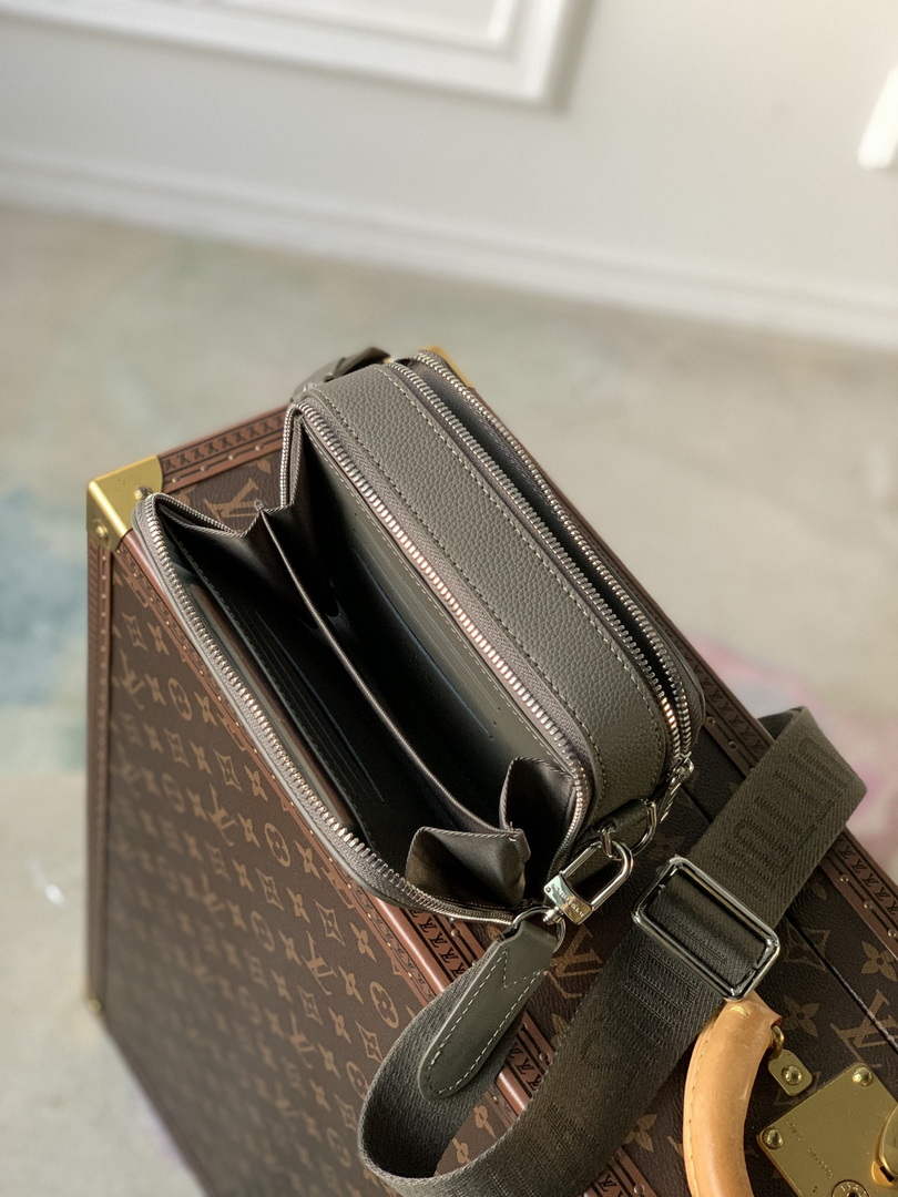 LV M59161 Louis Vuitton Alpha Wearable Wallet Green