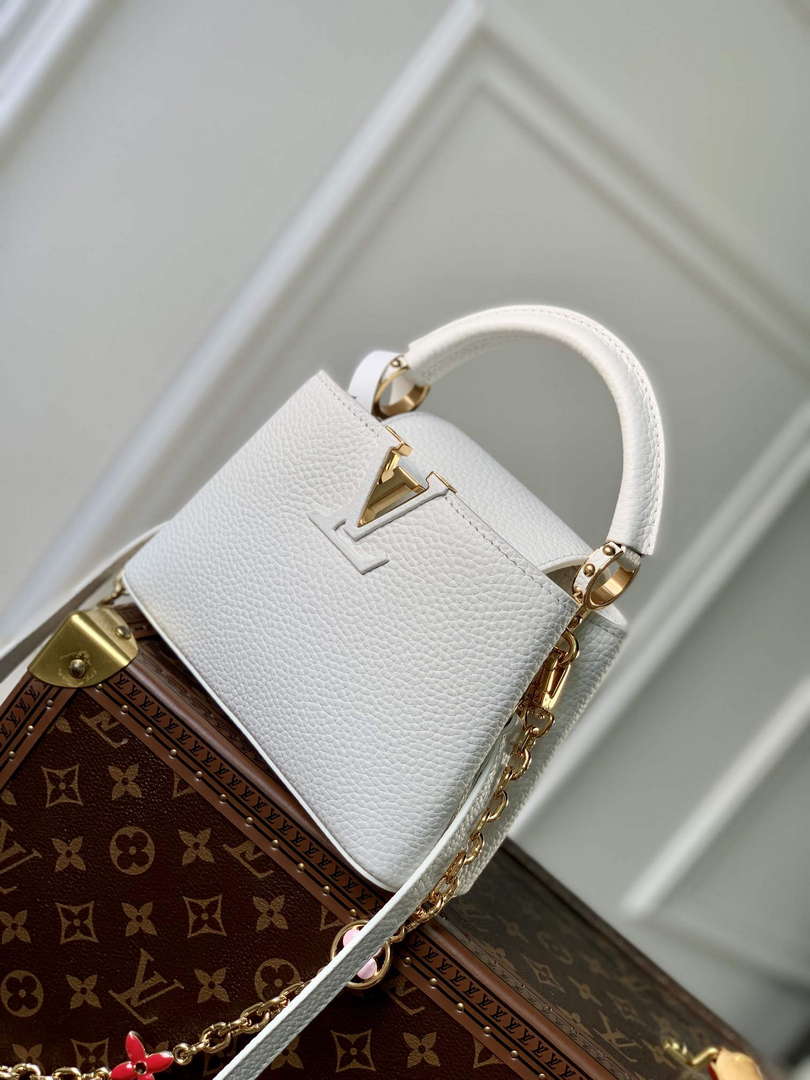 LV M22375 Louis Vuitton Capucines Mini Handbag White