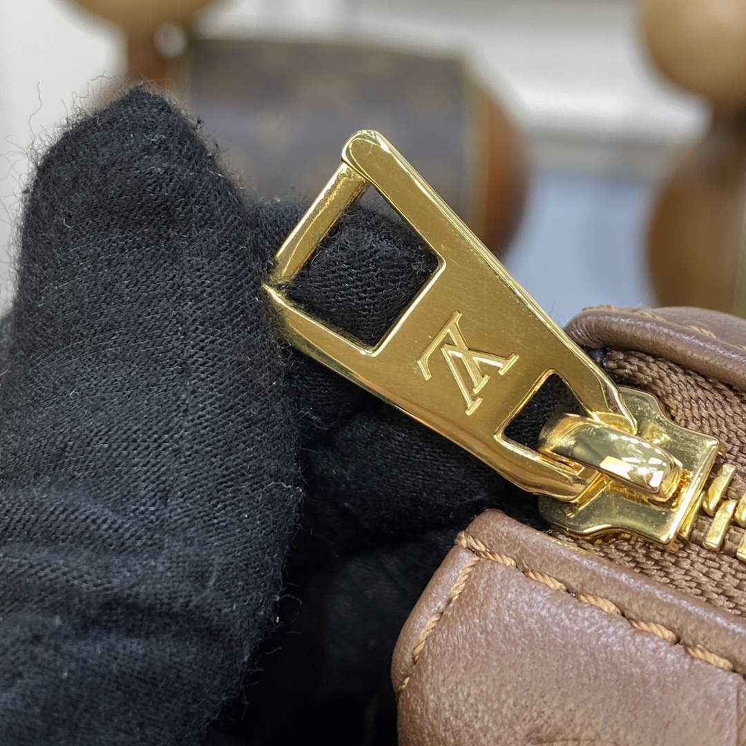 LV M21263 Louis Vuitton Coussin PM Bag Taupe Brown