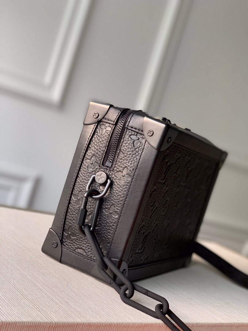 LV M55700 Louis Vuitton Soft Trunk Bag Black