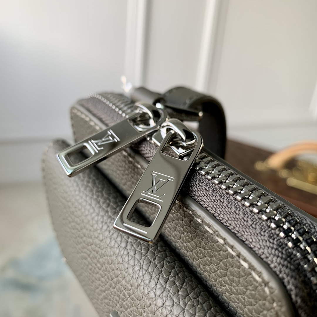 LV M57089 Louis Vuitton Phone Pouch Green