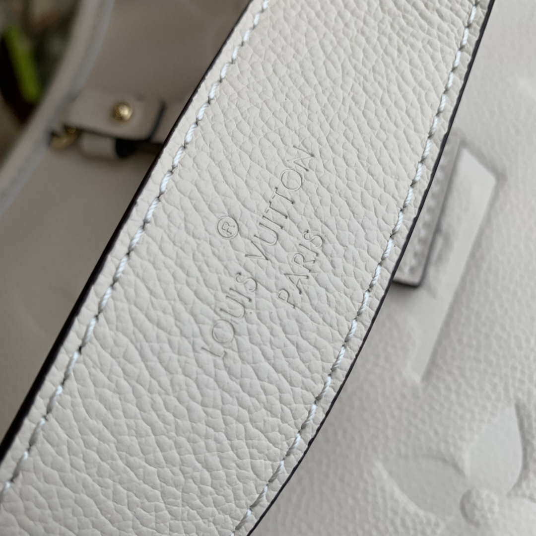 Louis Vuitton M46293 LV Carryall PM monogram Cr��me Biege