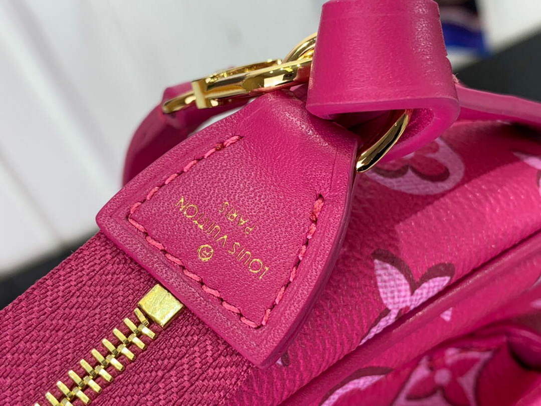 LV M46161 Louis Vuitton Maxi Multi Pochette Accessoires Fuchsia Pink