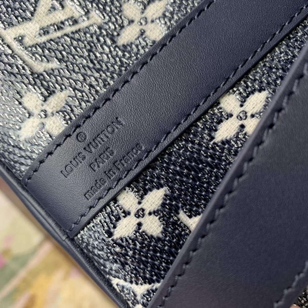 LV M22923 Louis Vuitton Keepall Bandouli��re 45 Bag Blue