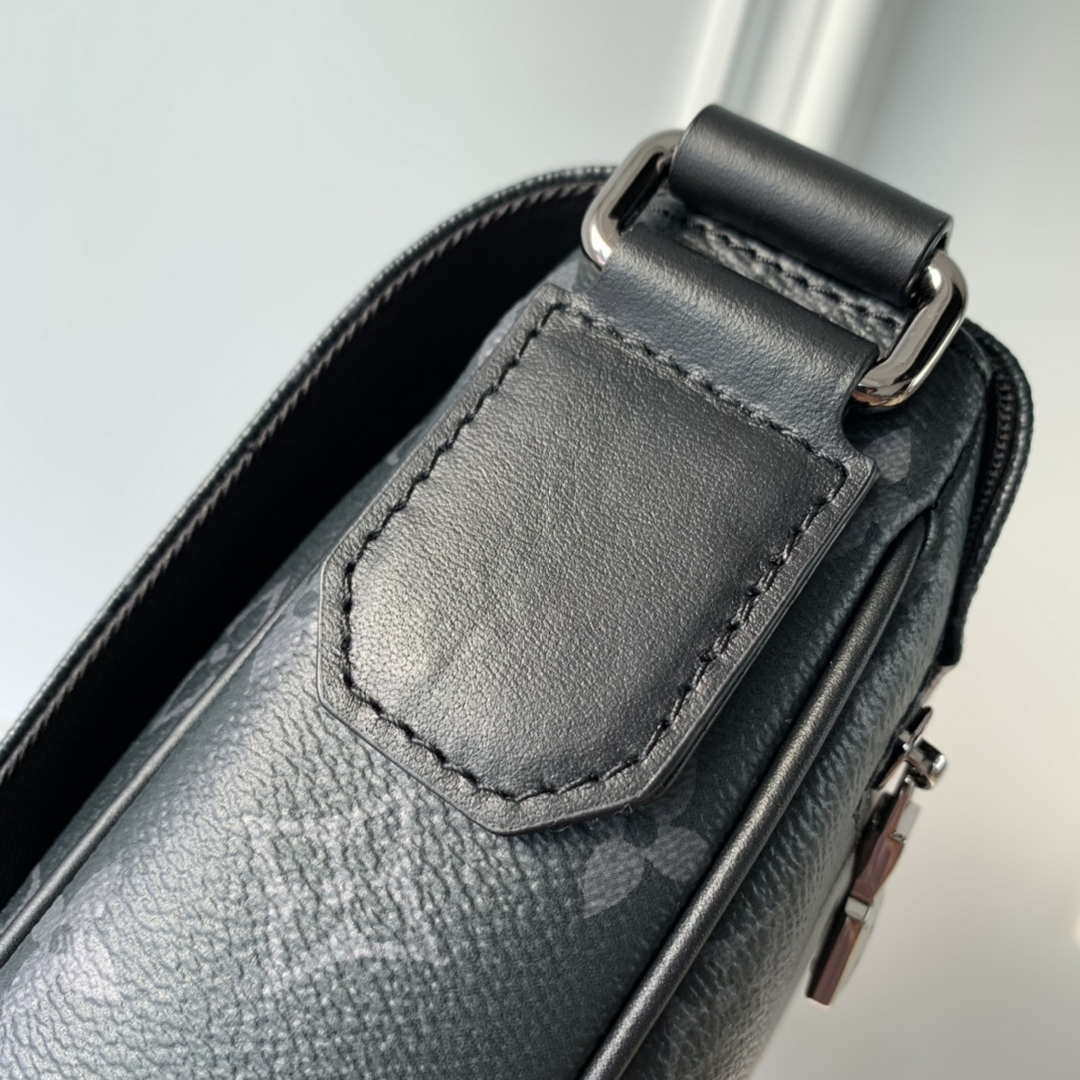 Louis Vuitton M46255 District PM Monogram Eclipse Bag