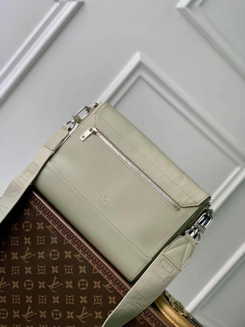 LV M22505 Louis Vuitton Takeoff Messenger Bag Sage