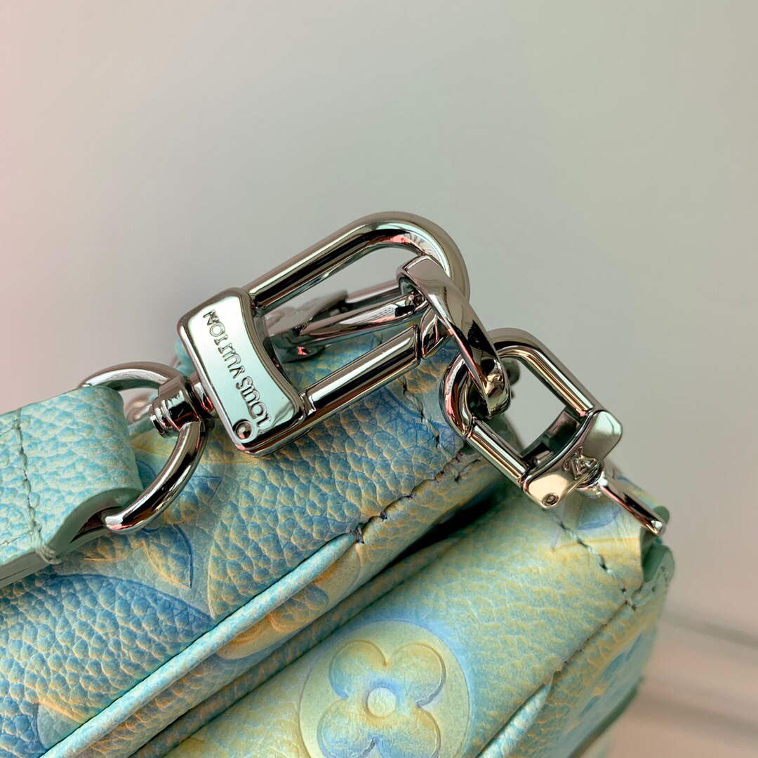 LV M46180 Louis Vuitton Multi Pochette Accessoires Vert d eau Green