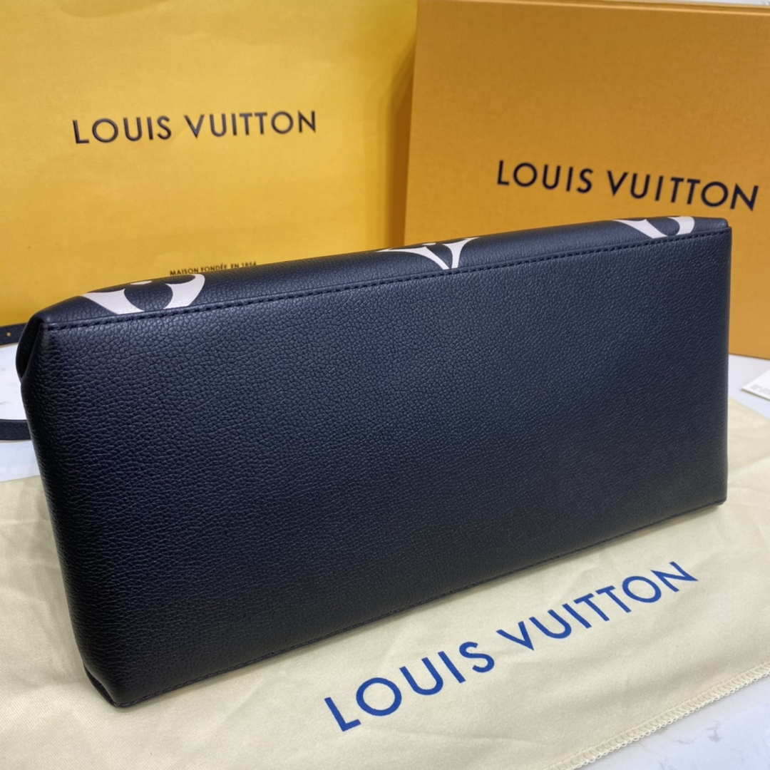 Louis Vuitton LV M45842 Grand Palais bicolor Monogram empreinte leather Black Beige