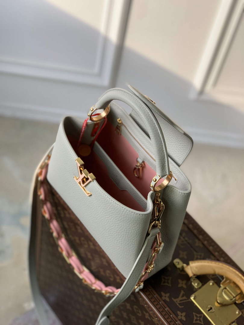 LV M23280 Louis Vuitton Capucines BB Handbag Ice Grey