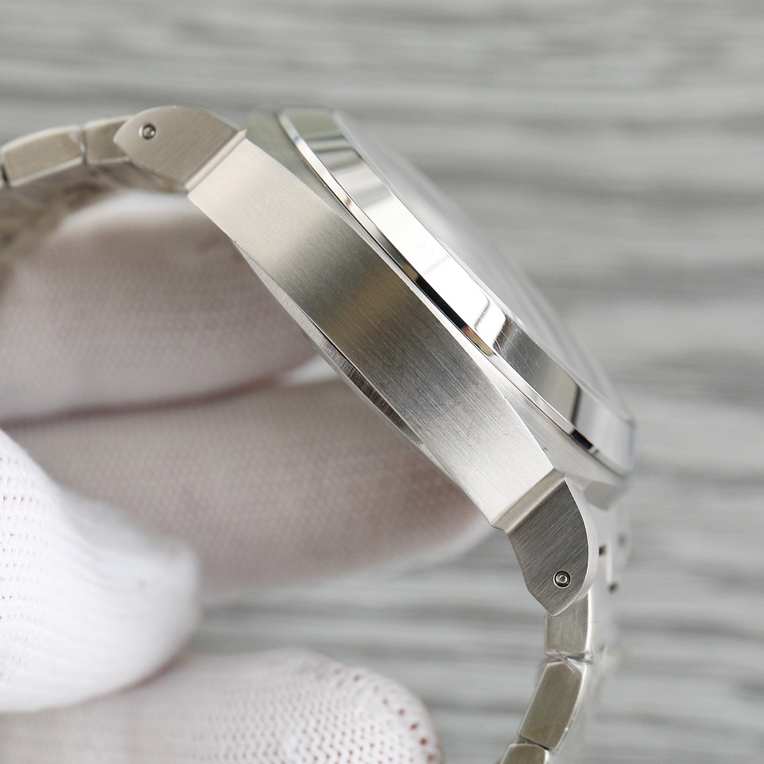 Designated by the Italian Royal Navy'special watch