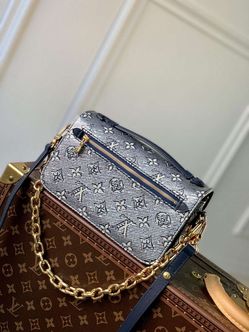 LV M22834 Louis Vuitton Pochette M��tis East West Handbag Blue