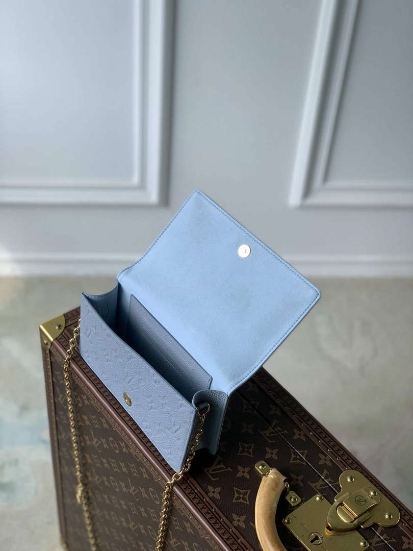 LV M83233 Louis Vuitton Wallet On Chain Lily Bag Blue Hour