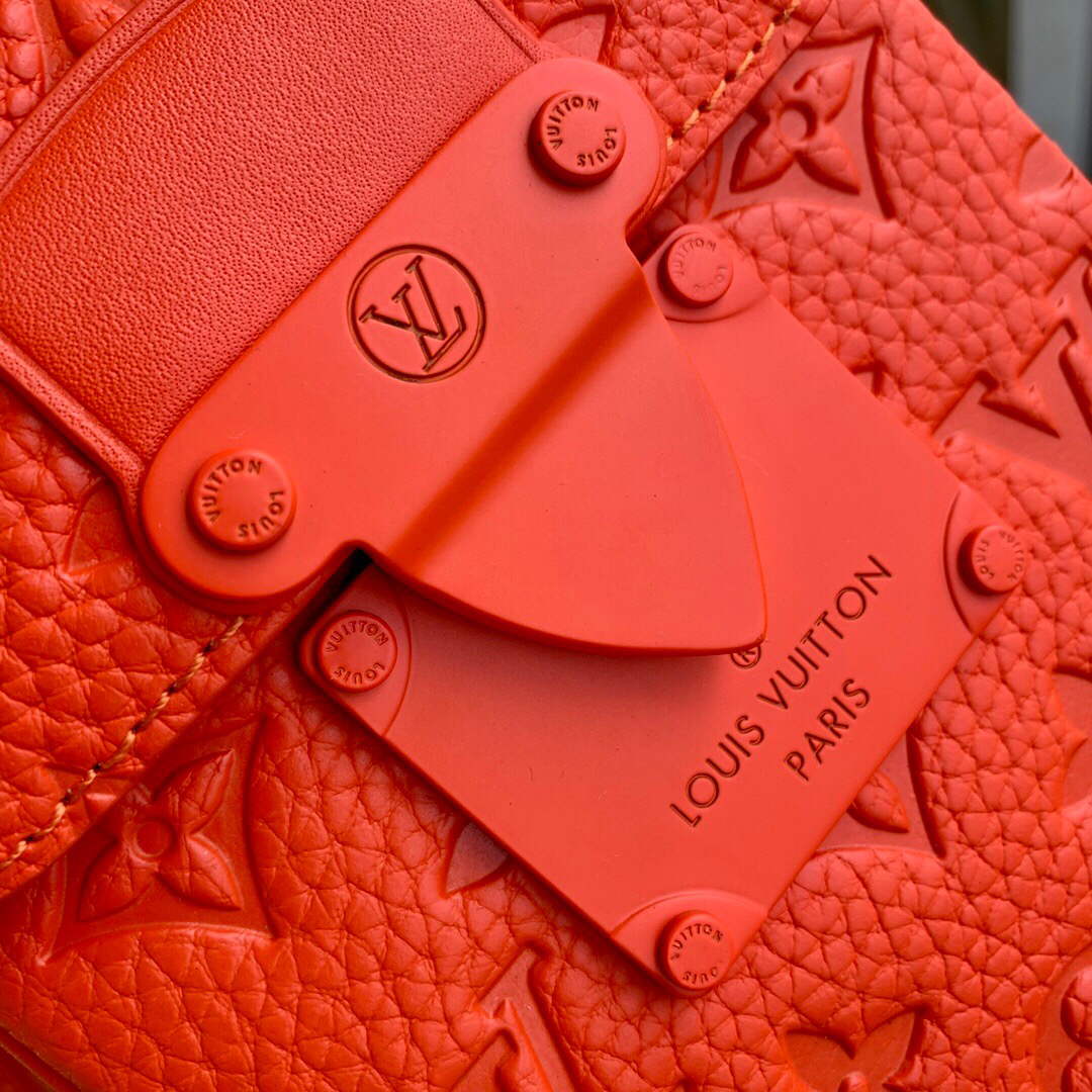 LV M81525 Louis Vuitton S-LOCK Vertical Wearable Wallet Orange