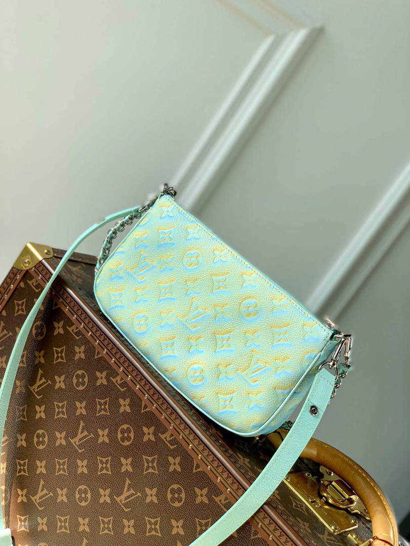 LV M46180 Louis Vuitton Multi Pochette Accessoires Vert d eau Green