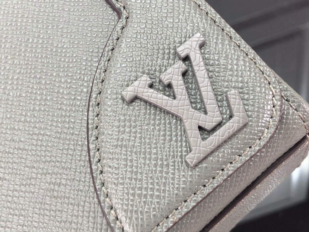 LV M30808 Louis Vuitton New Flap Messenger Gray
