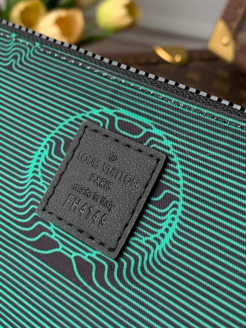 LV M80142 Louis Vuitton 2054 Reversible Pouch Monogram Black And Green