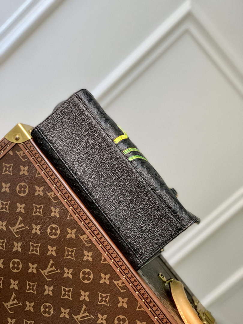 LV M21732 Louis Vuitton LV x YK OnTheGo PM Bag Black