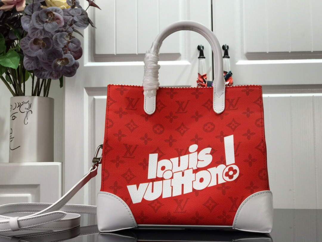 LV M46113 Louis Vuitton Carry It Bag 25cm Monogram Canvas Spring/Summer 2021 Collection Red