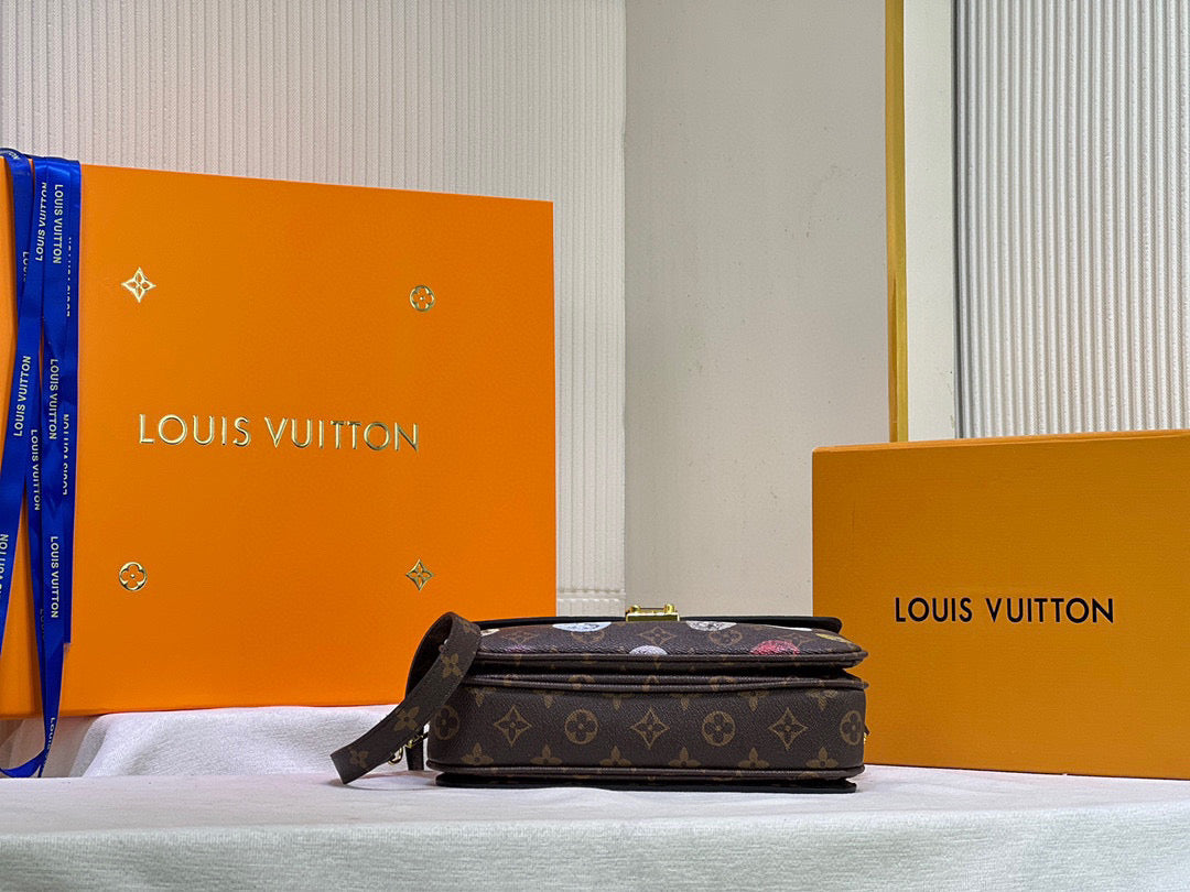 LV Louis vuitton M59257 Pochette Metis Bag monogram M40780