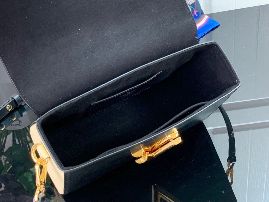 Louis Vuitton M56780 LV Crafty Twist MM Bag M56779 Epi Black