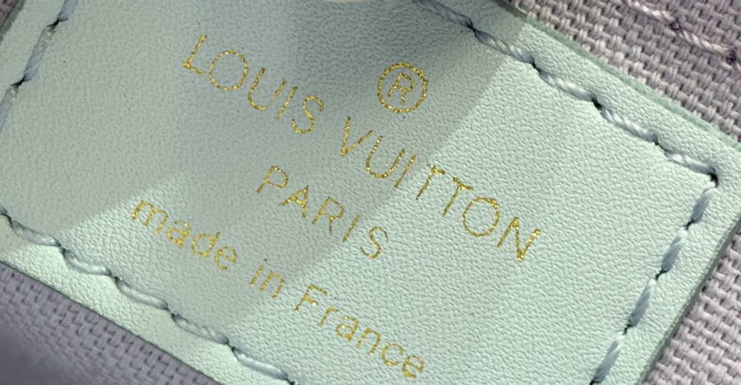LV M81341 Louis Vuitton Louis Vuitton Petit Sac Plat Bag Monogram