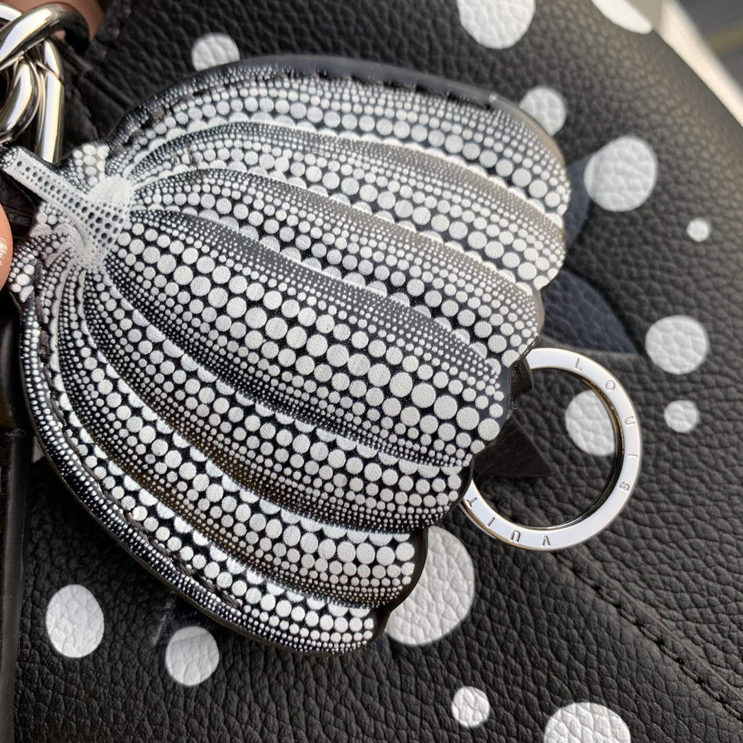 LV M21753 Louis Vuitton LV x YK N��ono�� MM Bag Black White