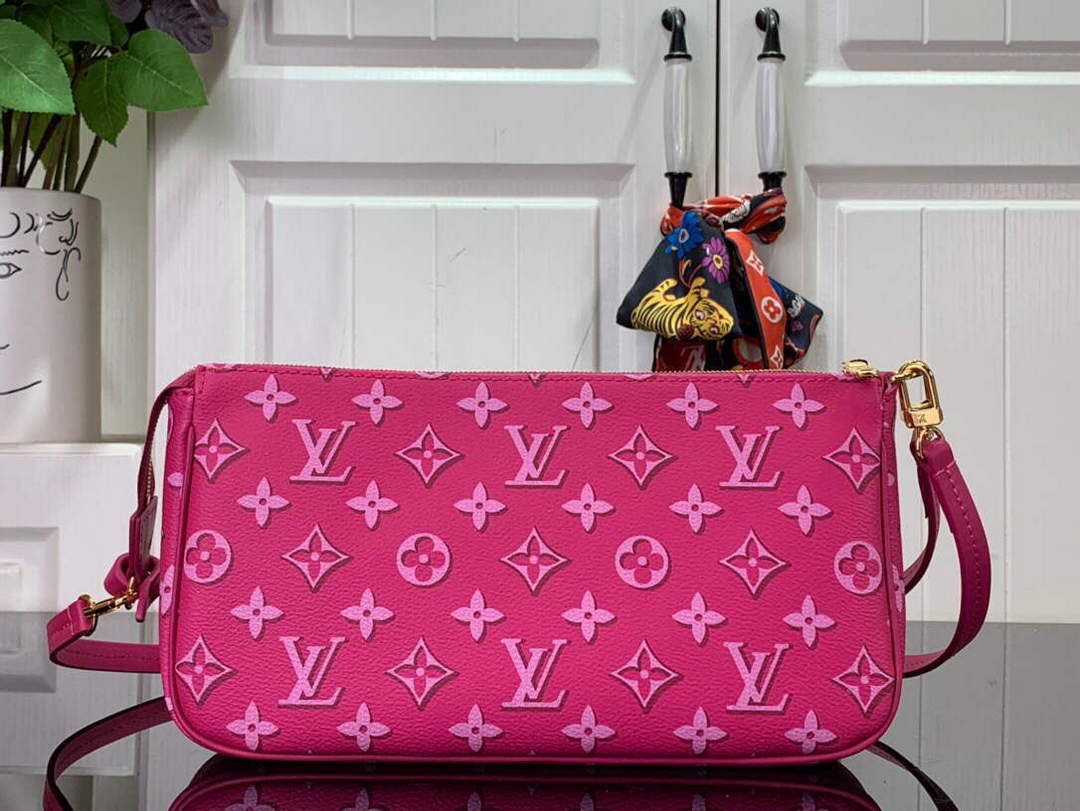 LV M46161 Louis Vuitton Maxi Multi Pochette Accessoires Fuchsia Pink