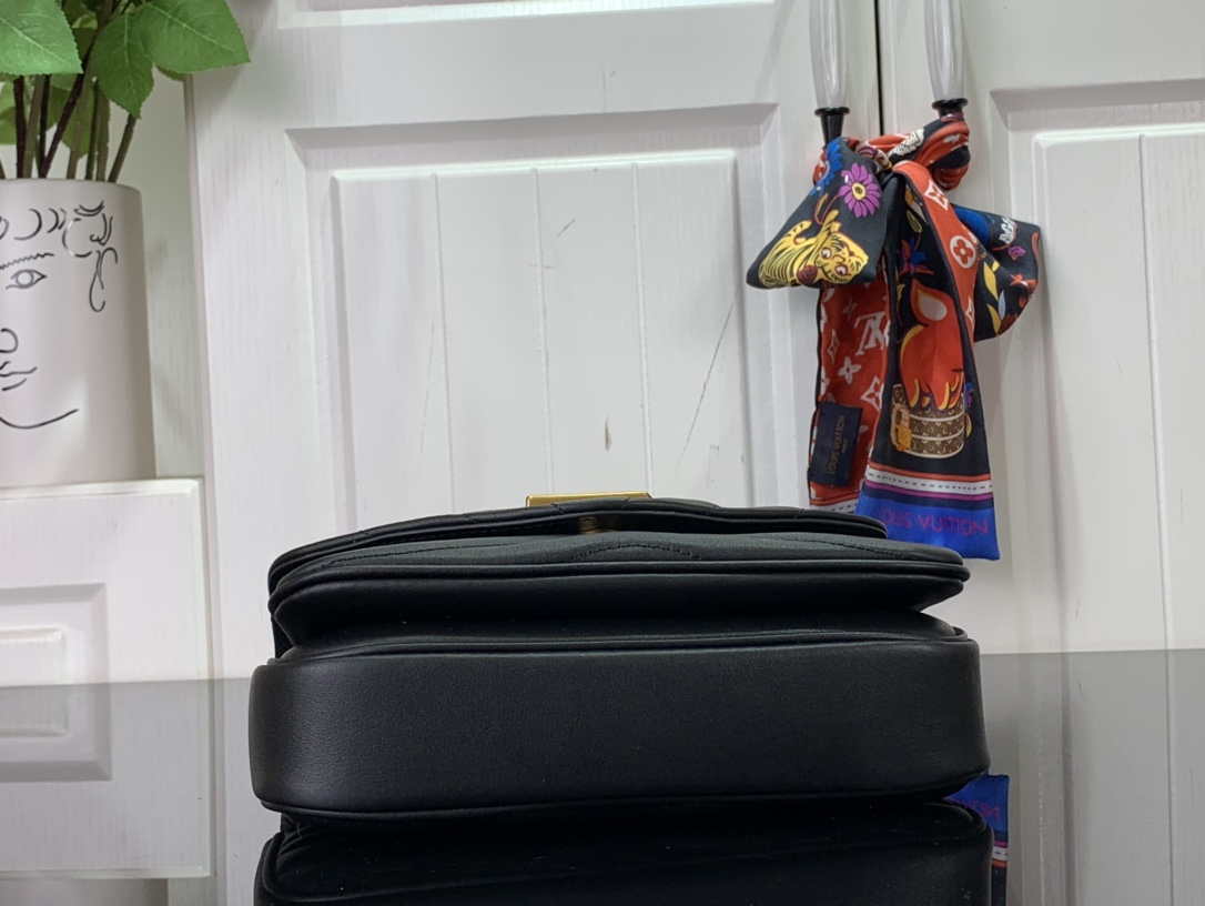 LV M20687 Louis Vuitton New Wave Multi-Pochette Leather M20838 Black