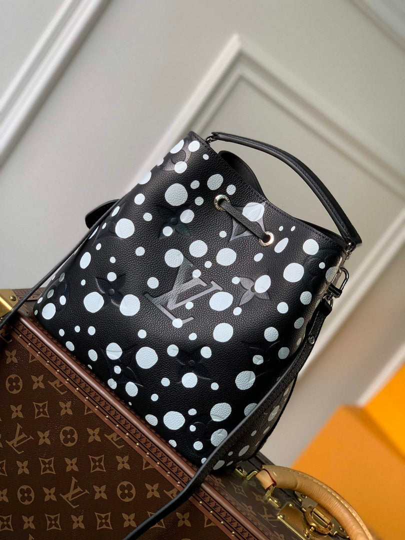LV M21753 Louis Vuitton LV x YK N��ono�� MM Bag Black White