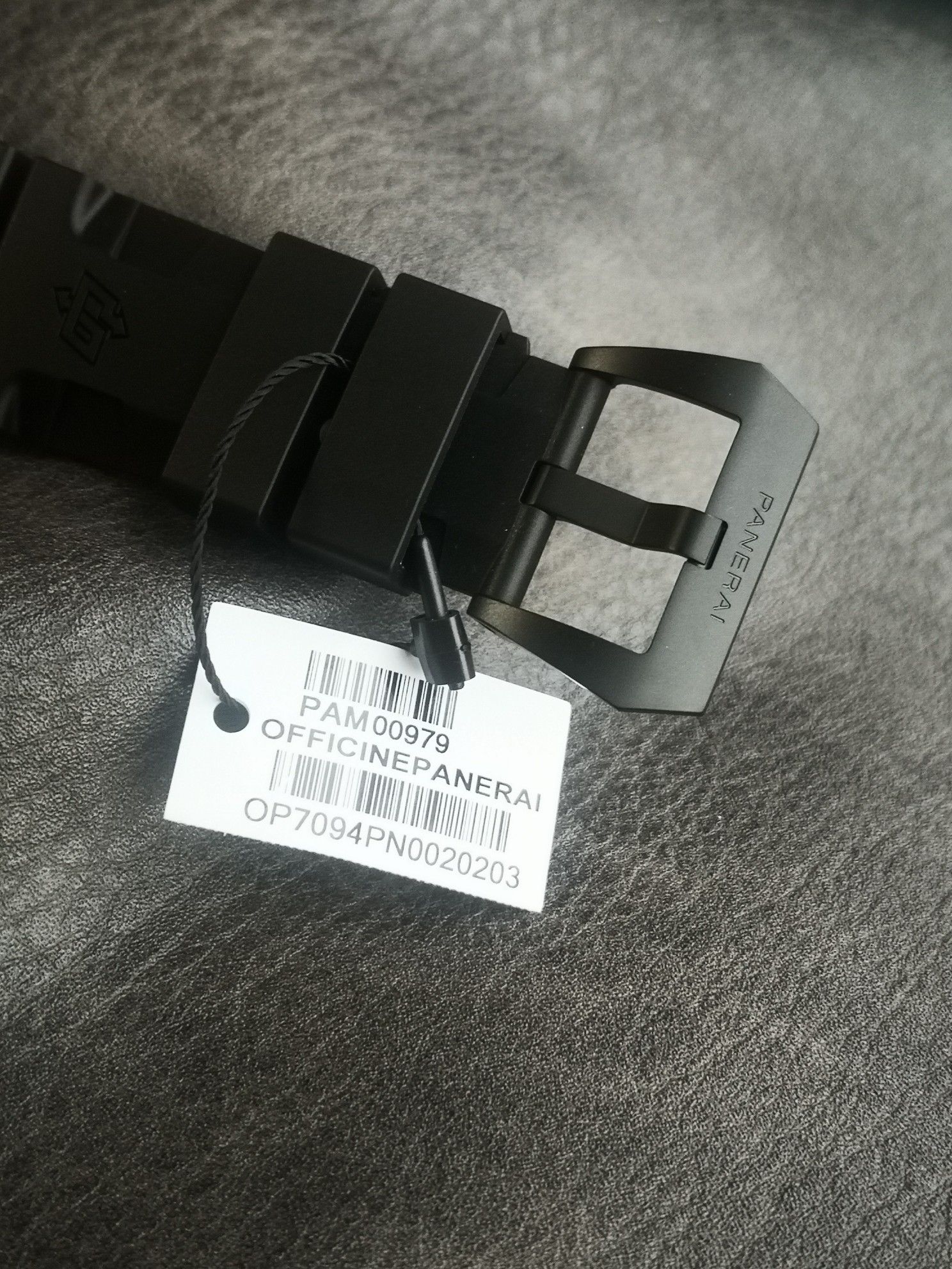 Panerai SUBMERSIBLE Stealth Series PAM00979 watch