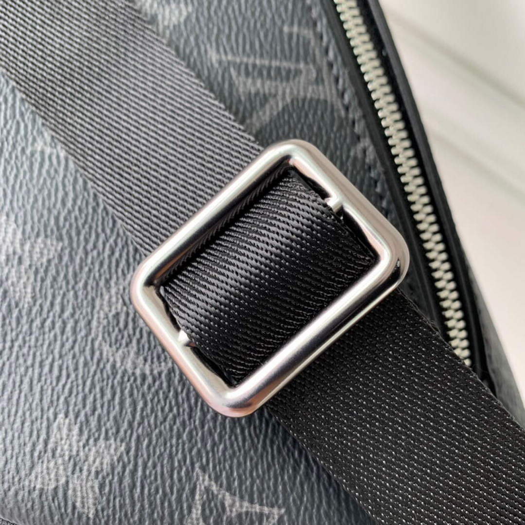 LV M46035 Louis Vuitton Discovery Bumbag PM Black